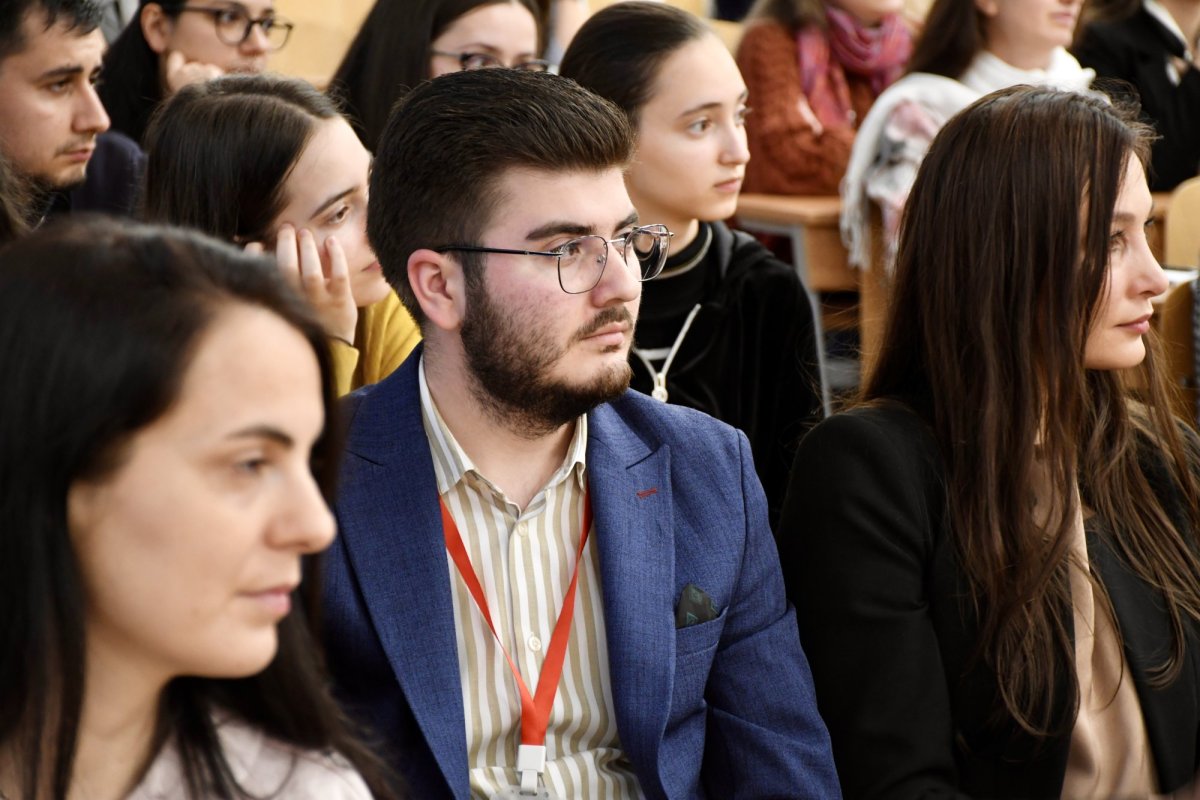 Stareța Mănăstirii Dragomirna la o conferință ASCOR 293850