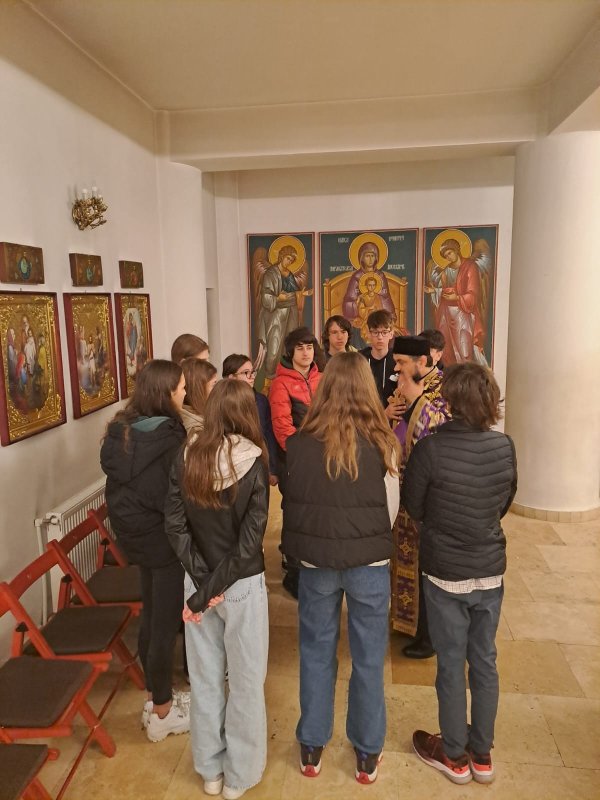 Activități catehetice la Parohia „Sfinții Voievozi”-Gherghiceanu 293973