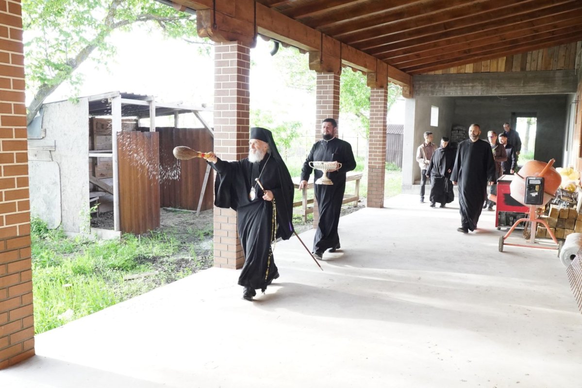 Binecuvântare pentru slujire la un schit din judeţul Galaţi 293931