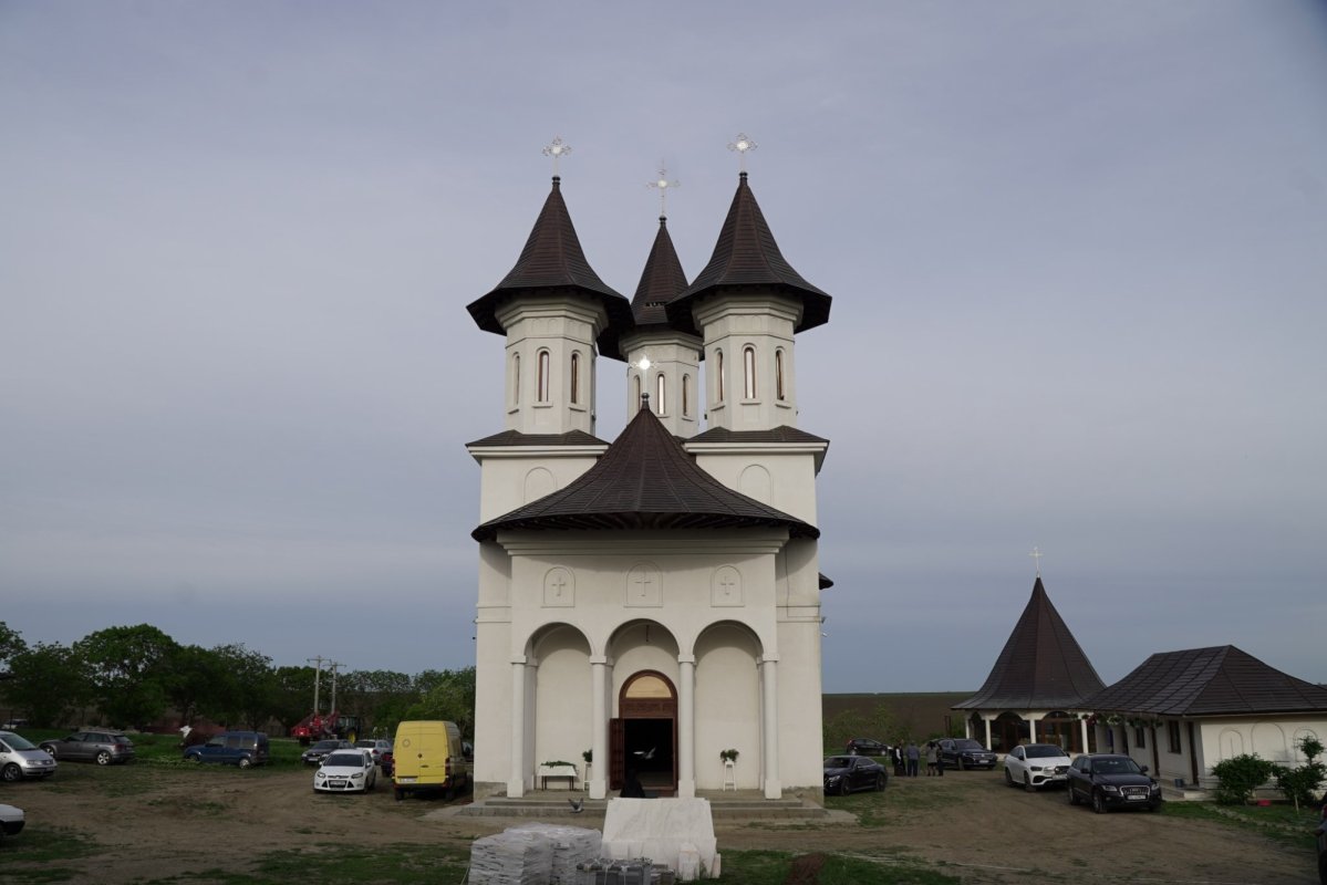 Binecuvântare pentru slujire la un schit din judeţul Galaţi 293932