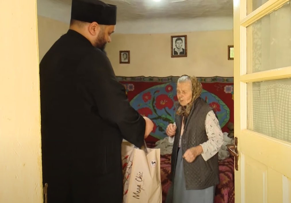 Daruri pentru masa de Paști pentru familii nevoiașe din două parohii ilfovene 293960