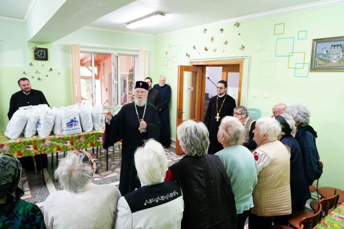 IPS Mitropolit Nifon a vizitat două instituții filantropice din Târgoviște 293994