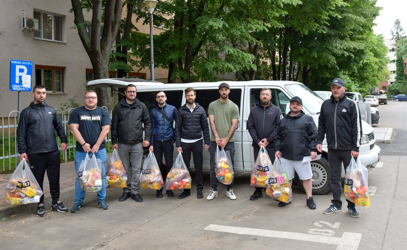 Bucurii prepascale pentru nevoiași la o parohie din Capitală 294133