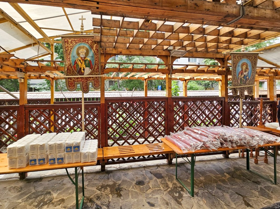 Bucurii prepascale pentru nevoiași la o parohie din Capitală 294136