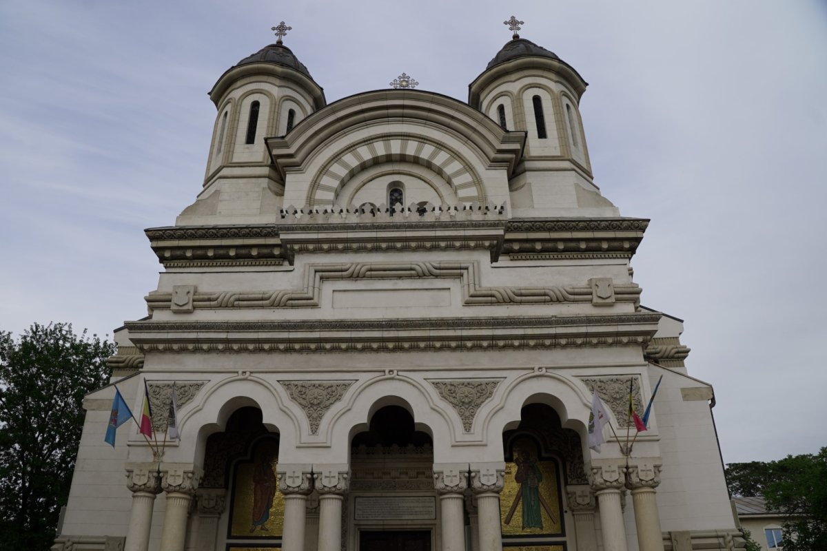 Denia celor 12 Evanghelii la Catedrala Arhiepiscopală din Galaţi 294218