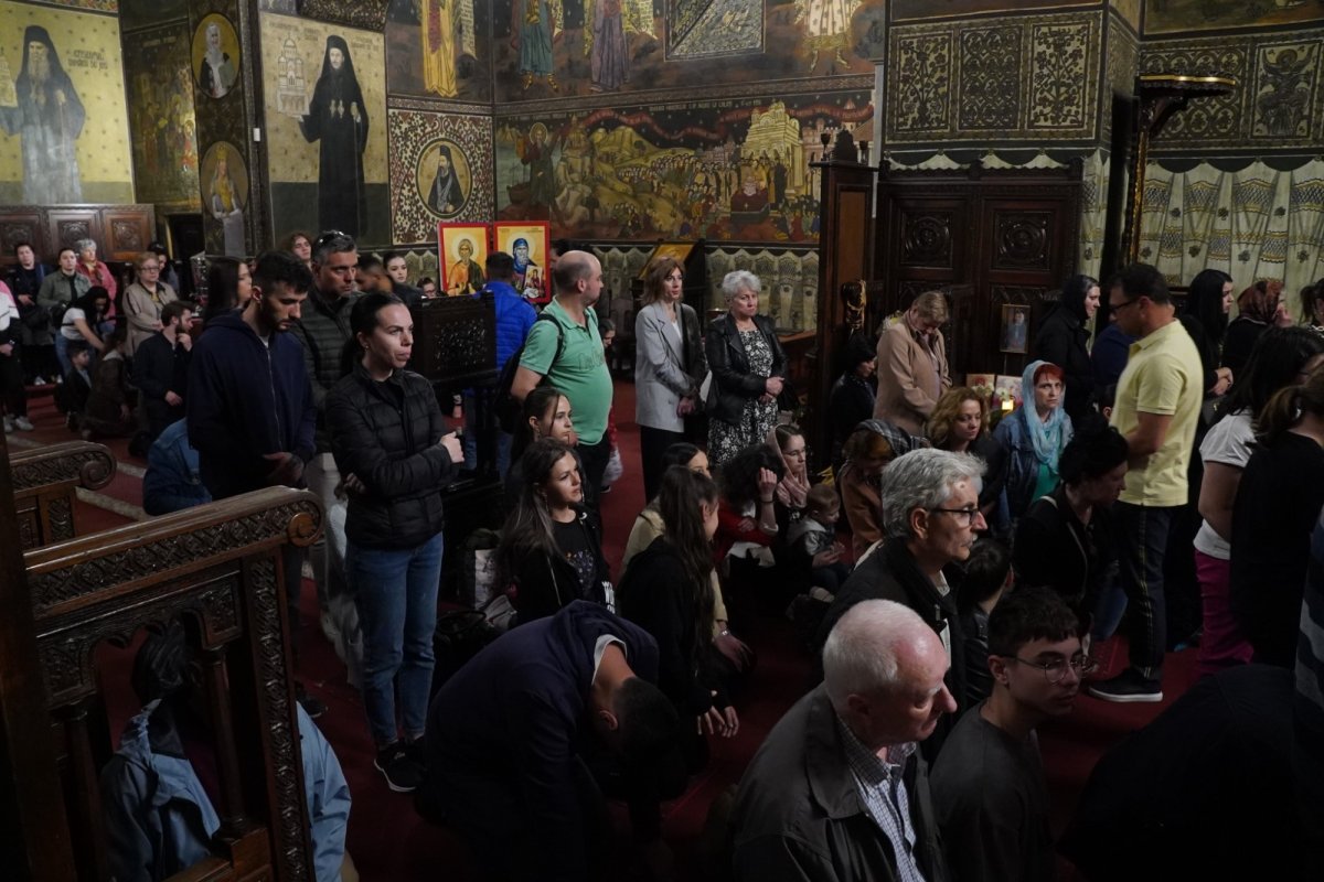 Denia celor 12 Evanghelii la Catedrala Arhiepiscopală din Galaţi 294226