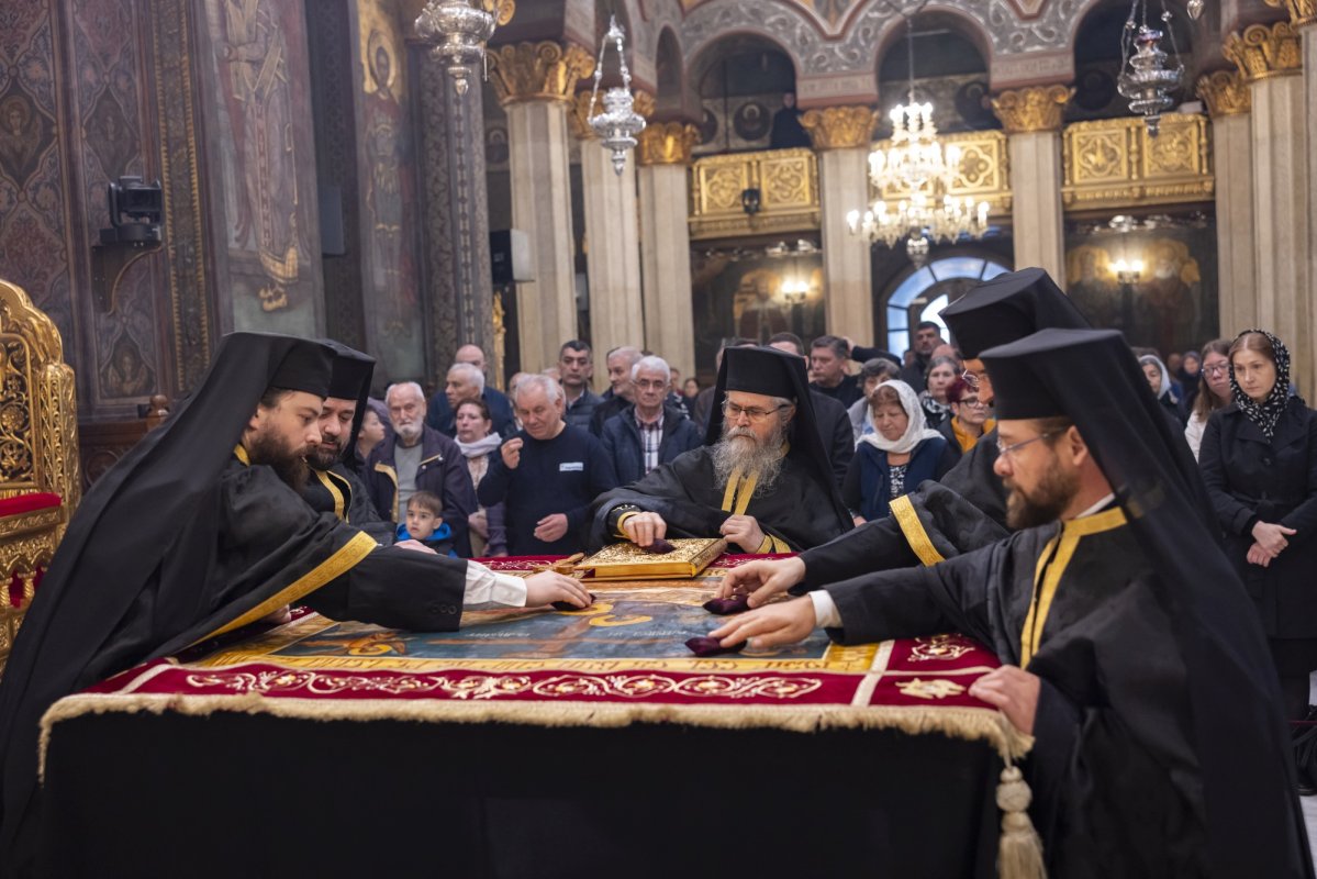 Sfântul Epitaf a fost așezat spre închinare la Catedrala Patriarhală 294202