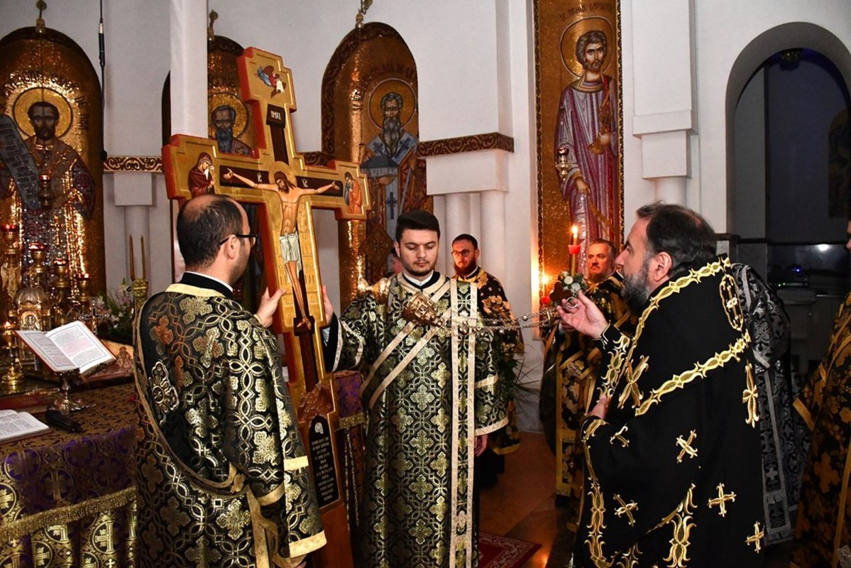 Slujbele speciale din Săptămâna Sfintelor Pătimiri la Catedrala Episcopală din Caransebeș 294233