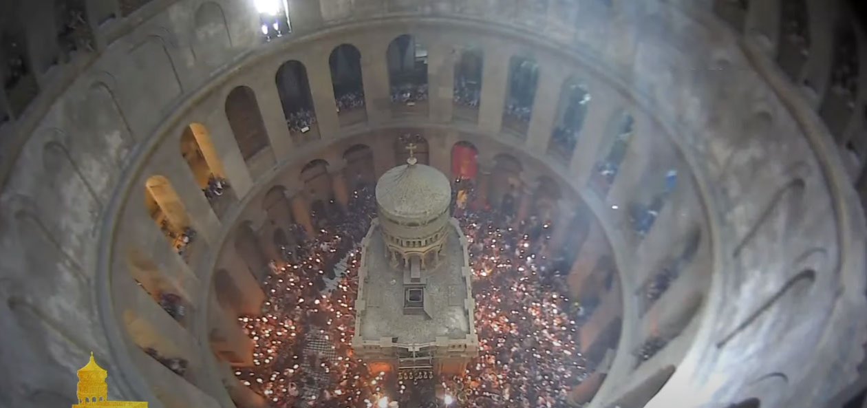 S‑a coborât Sfânta Lumină la Ierusalim 294339