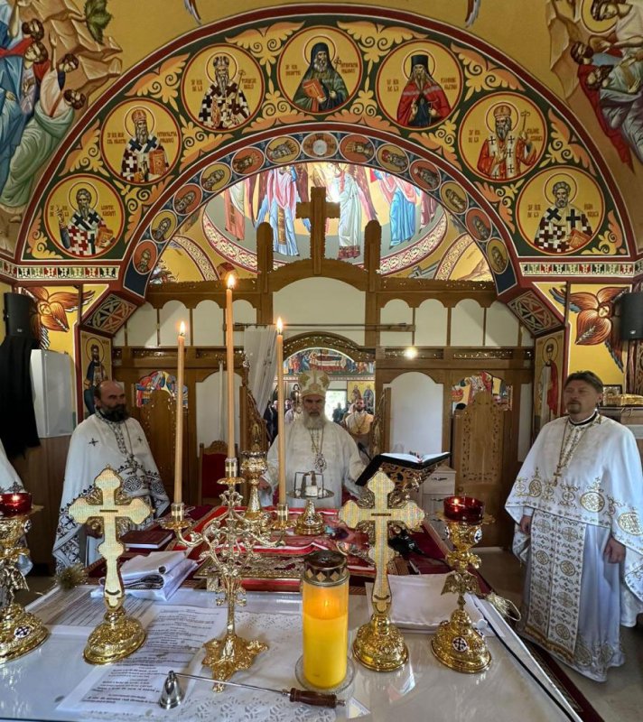 Liturghie baptismală la metocul chiriarhal de la Itești 294774