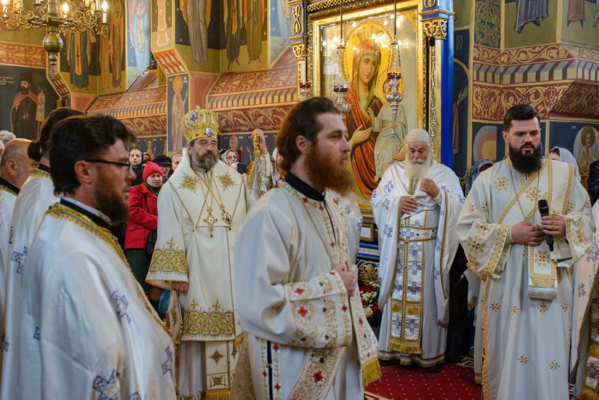 Mănăstirea Vlădiceni din Iași și-a sărbătorit hramul 294800