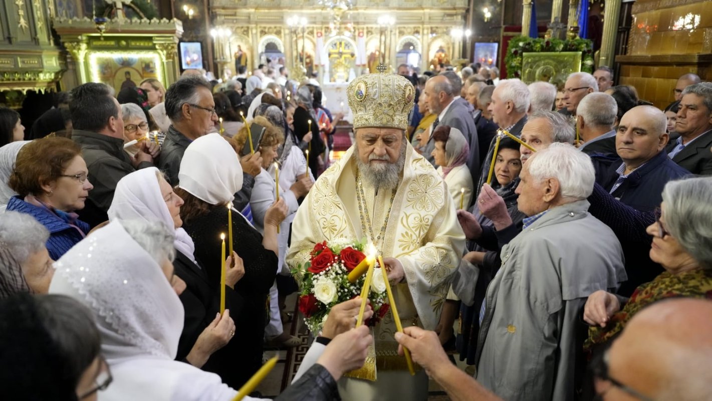 Slujiri arhiereşti în comunităţi braşovene de Sfintele Paşti 294759