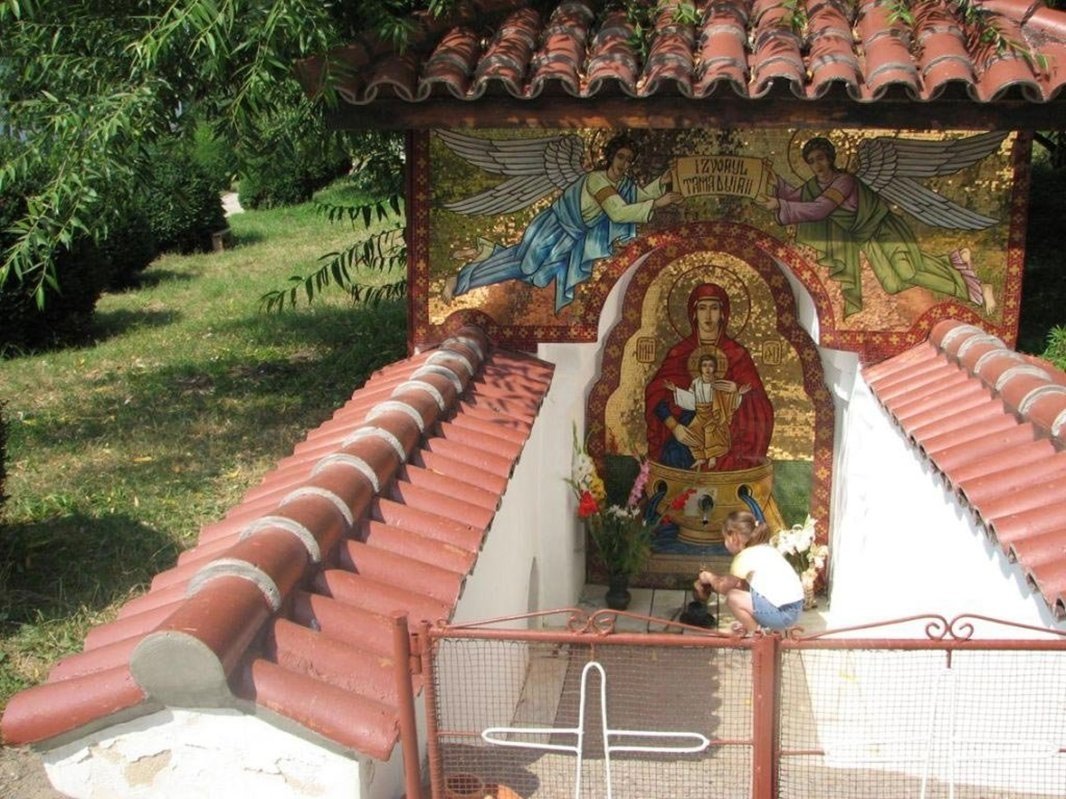 Sărbătoarea Izvorului Tămăduirii la ape binefăcătoare din țara noastră 294912