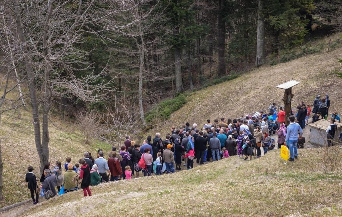 Sărbătoarea Izvorului Tămăduirii la ape binefăcătoare din țara noastră 294916