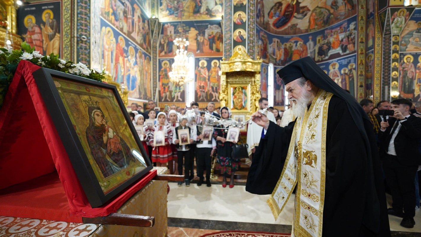 Veche icoană făcătoare de minuni adusă în Slobozia, județul Ialomița 294920