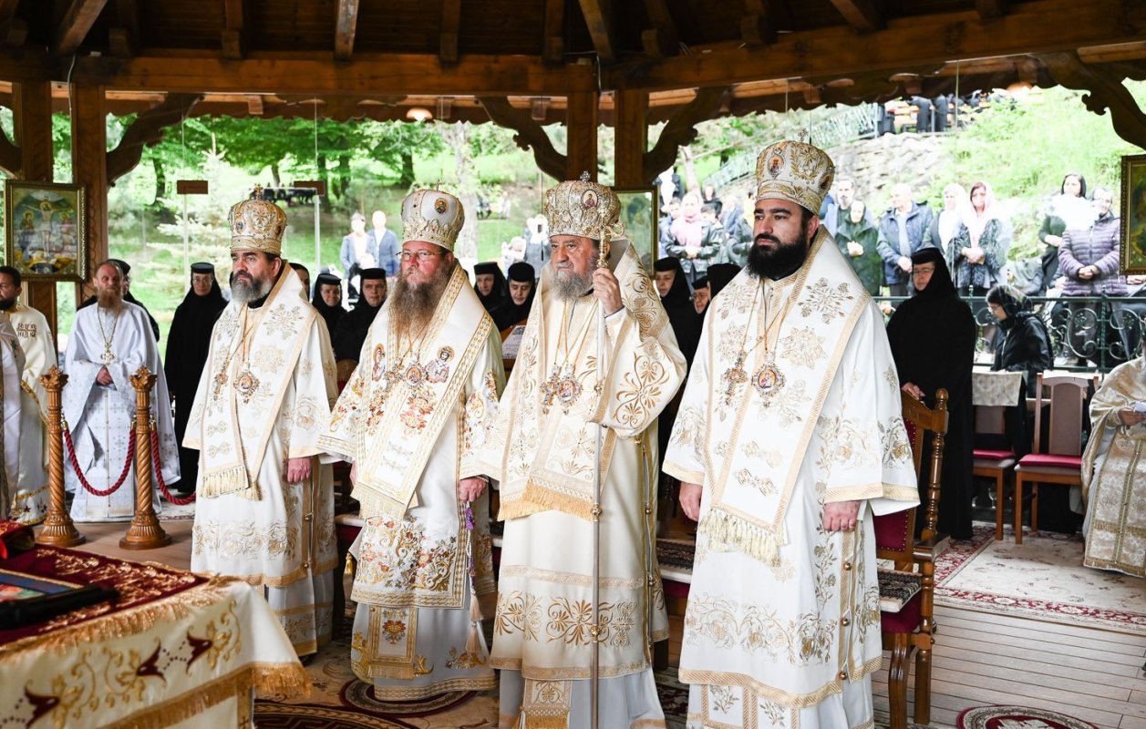 Zi de hram la Mănăstirea Prislop 294879