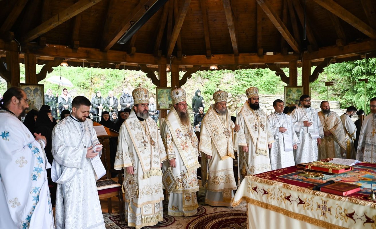 Zi de hram la Mănăstirea Prislop 294882