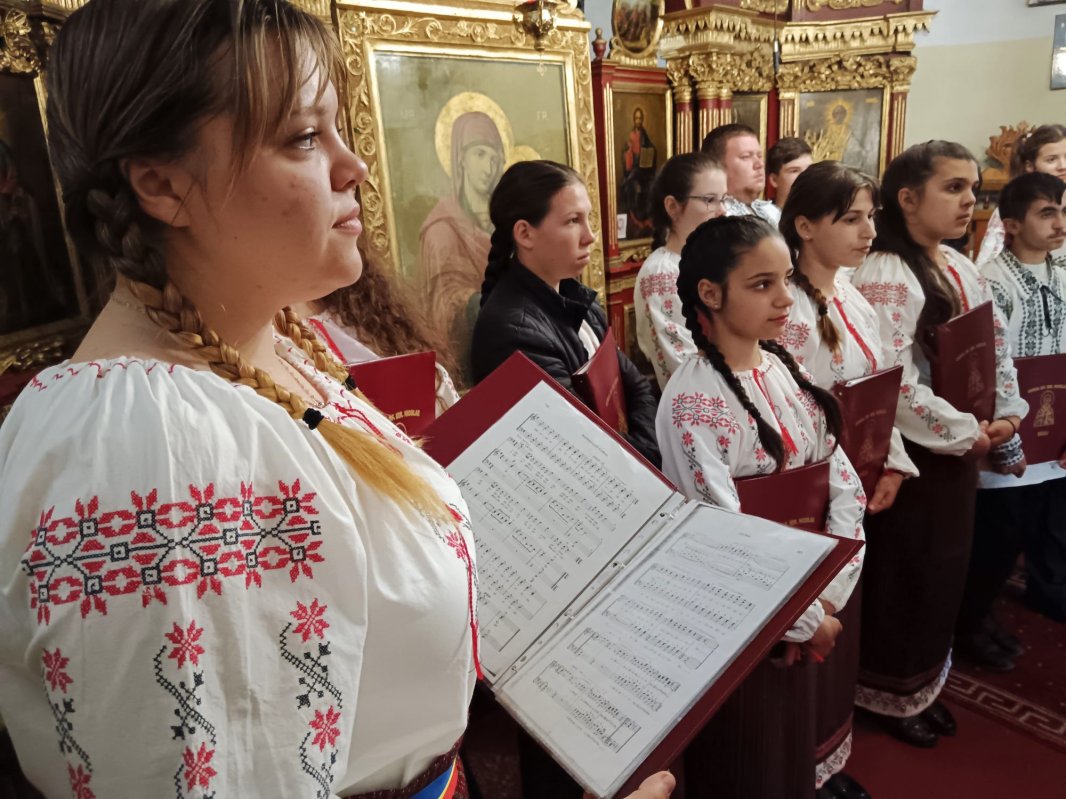 „Corul este a doua noastră casă” 294937