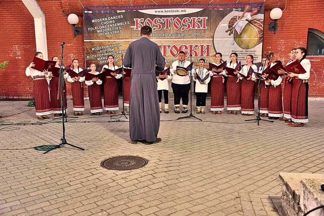 „Corul este a doua noastră casă” 294941