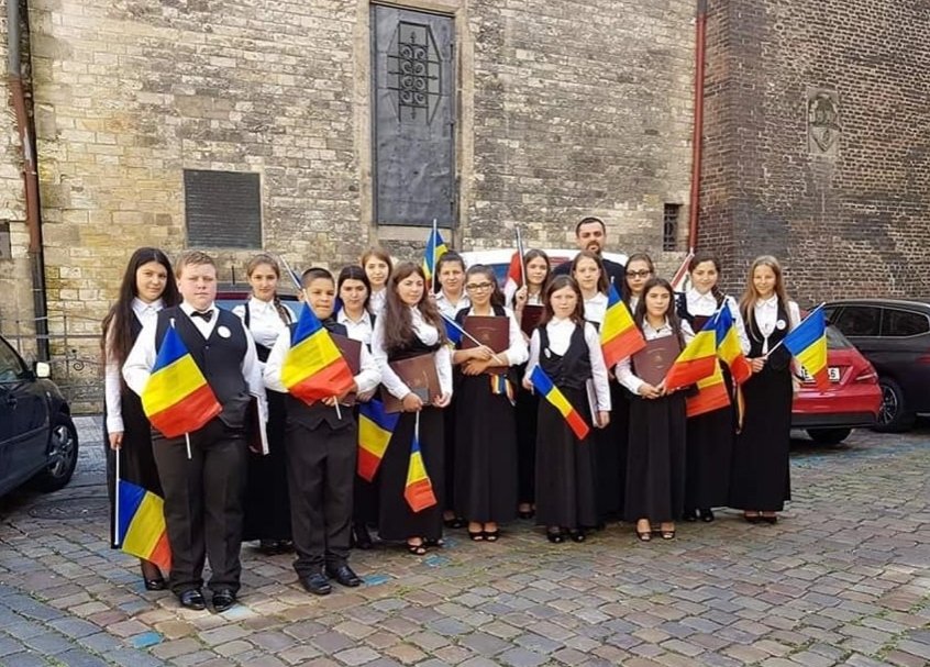 „Corul este a doua noastră casă” 294945