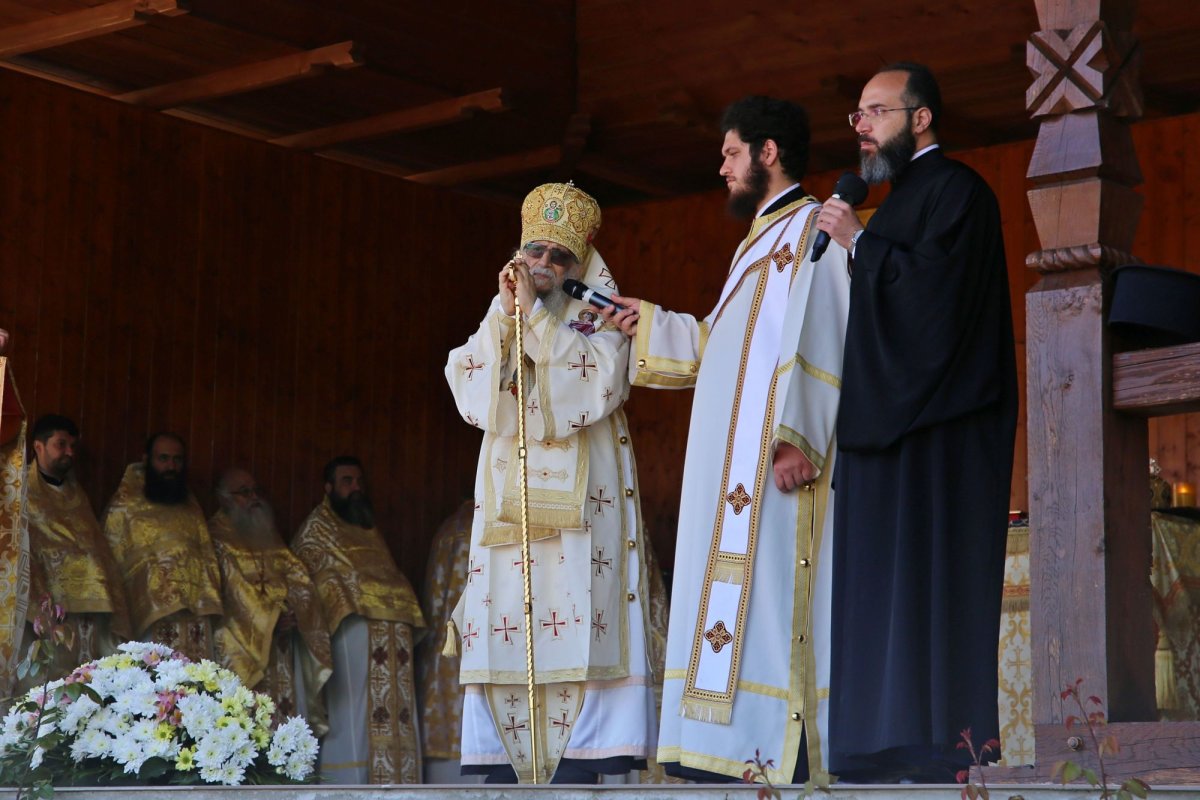 Doi mitropoliți la hramul Mănăstirii Sângeap-Basaraba 295082