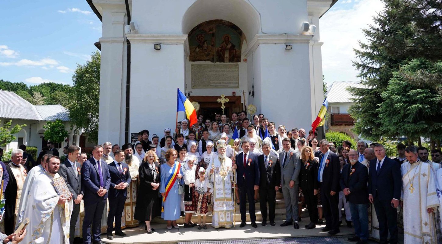 Hramul Mănăstirii Nucet din Arhiepiscopia Târgoviștei 295106