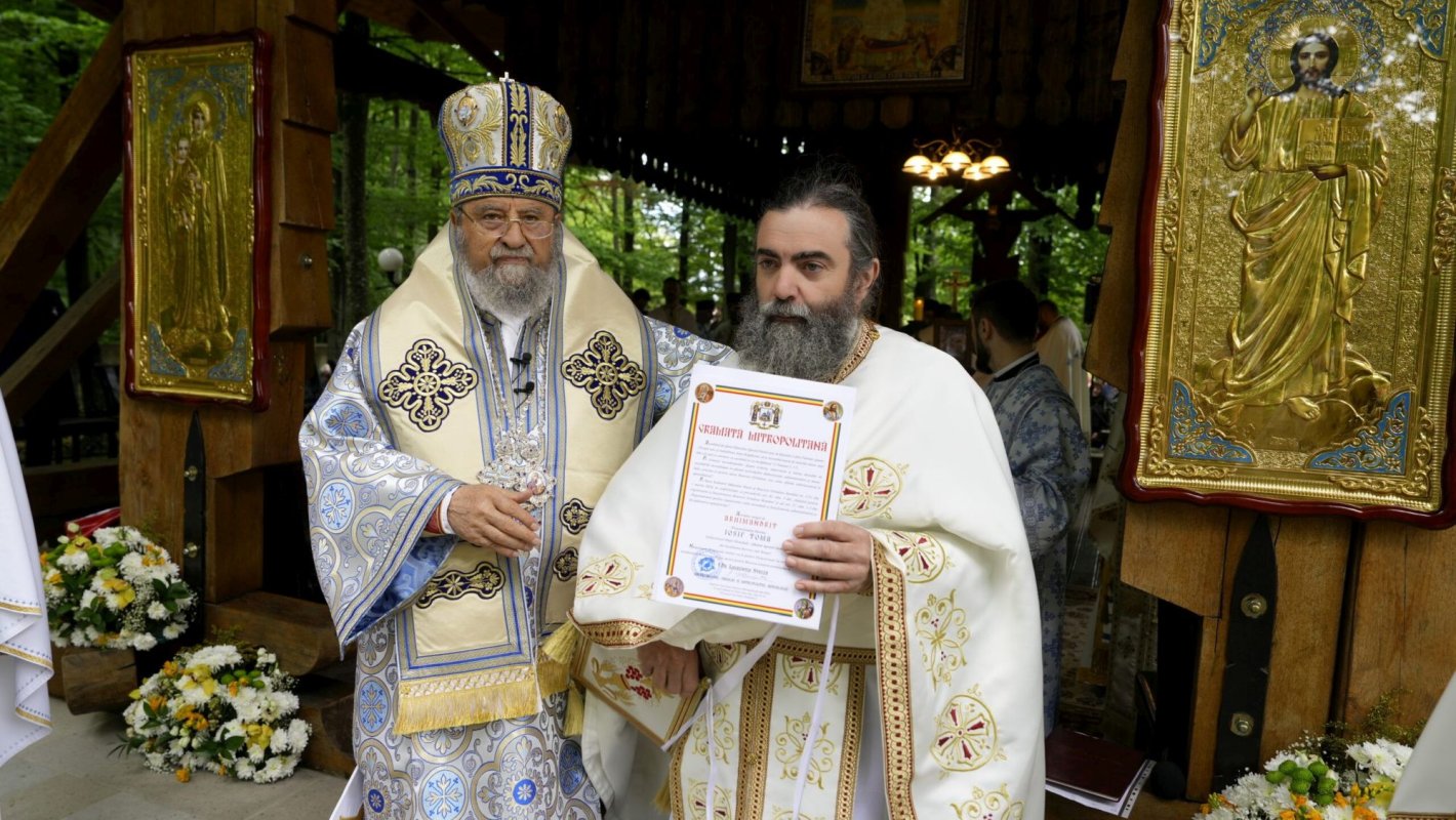 Hramul Mănăstirii Brâncoveanu­ de la Sâmbăta de Sus 295137