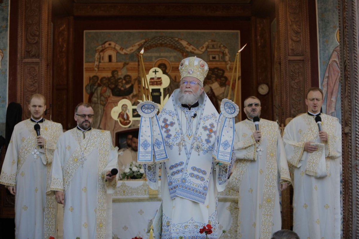 Starețul Mănăstirii Rohia, cetățean de onoare al orașului Târgu Lăpuș 295150