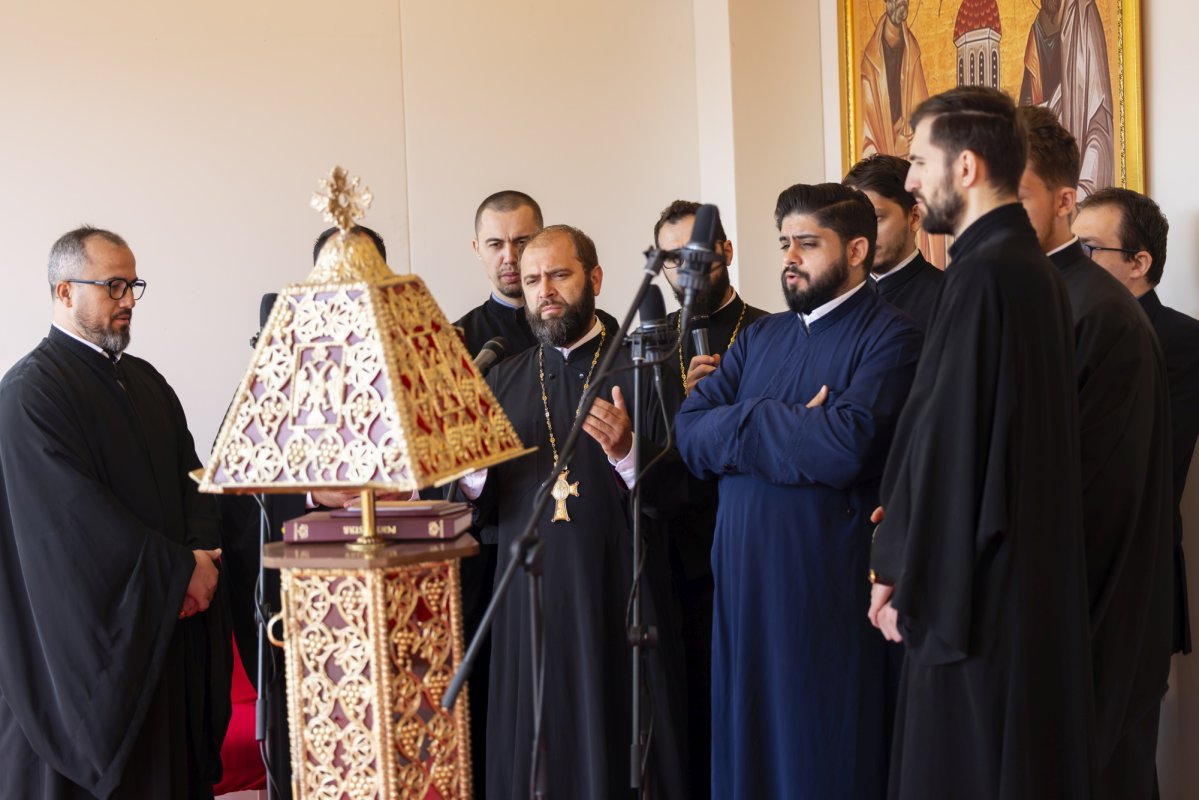 Veșmânt de har pentru o biserică maramureșeană din Capitală 295291