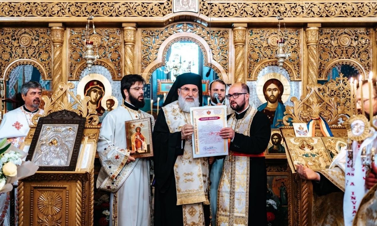 Sfințirea Centrului social-filantropic al Parohiei „Izvorul Tămăduirii” din Dărmănești 295408