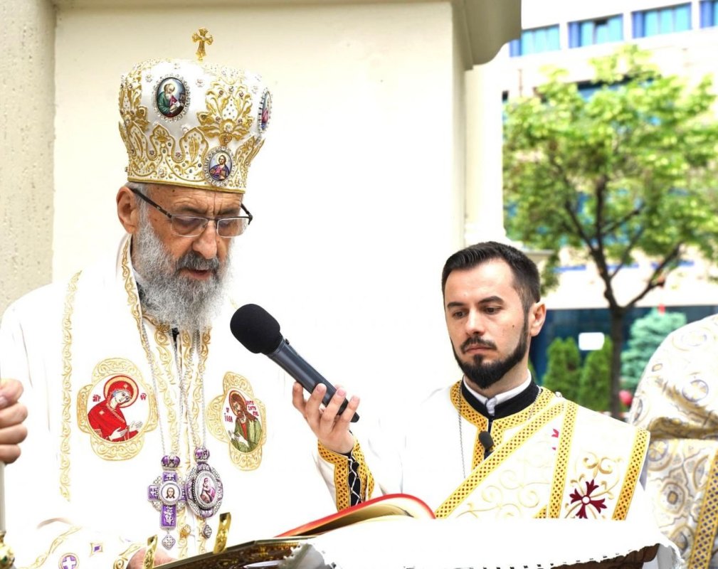 Târnosirea Bisericii „Buna Vestire” - Catedrala mică din Târgu Mureș 295387