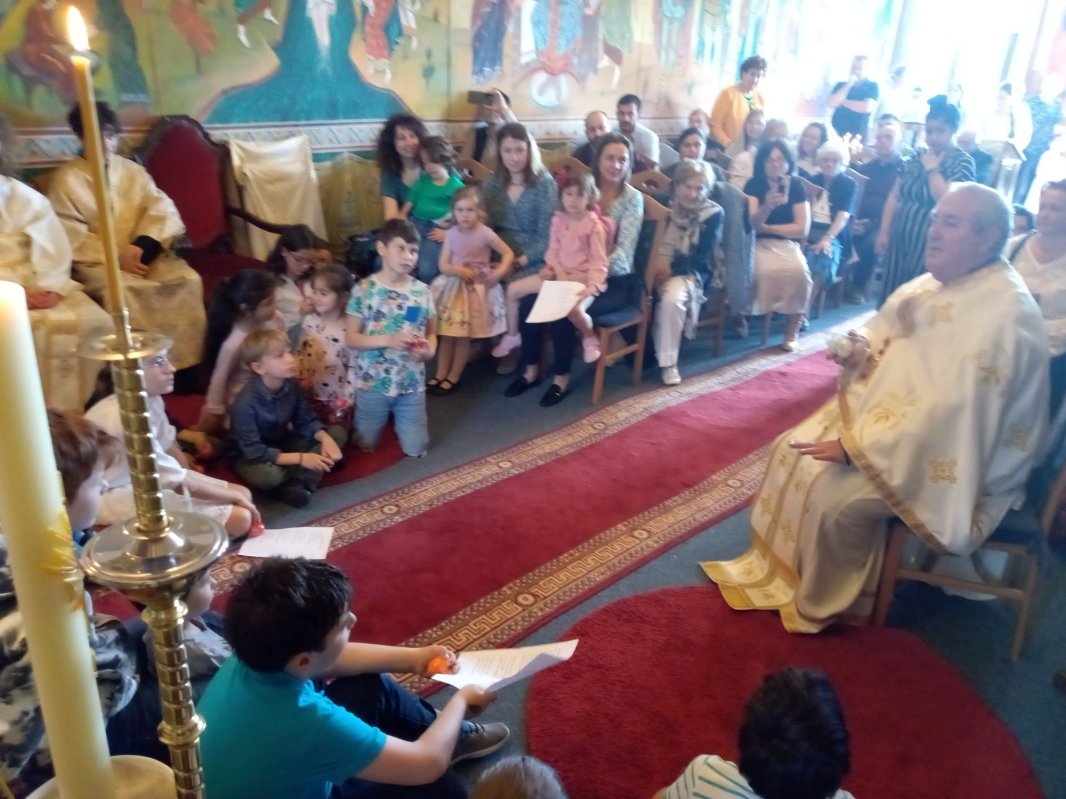 Învierea Domnului pe înţelesul copiilor în biserica de la Chambésy 295441