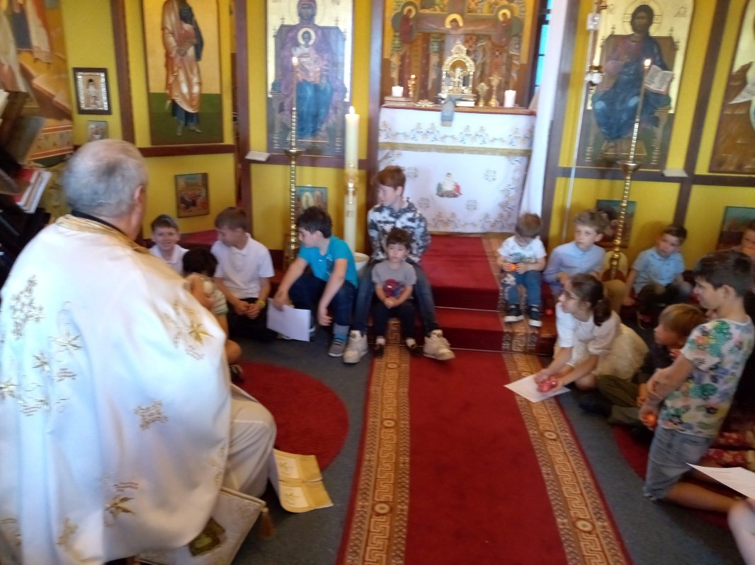 Învierea Domnului pe înţelesul copiilor în biserica de la Chambésy 295442