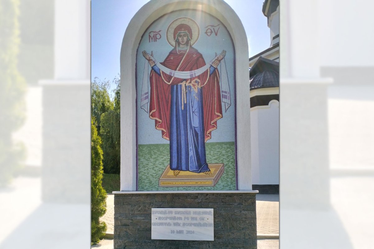 Sfințirea troiței Parohiei Vărbilău 2 295487