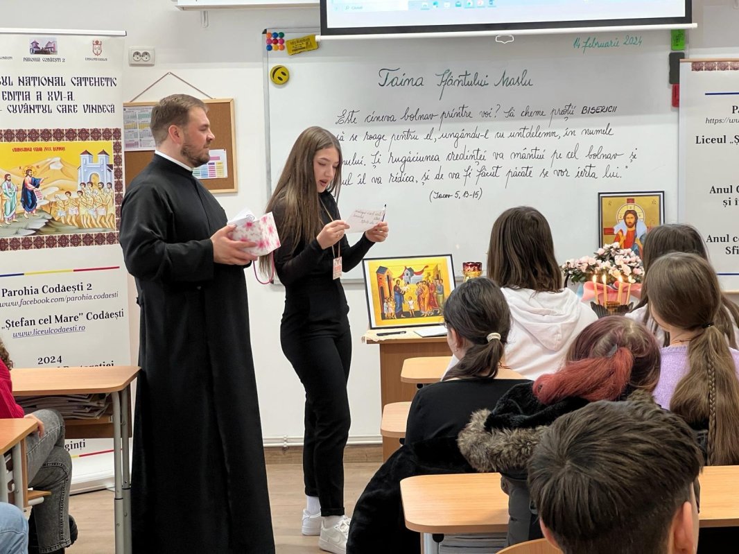 Concursul național catehetic „Hristos - Cuvântul care vindecă” în Episcopia Hușilor 295658