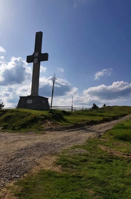 Crucea talienilor - între sihaștri și slove de roman, pe înălțimi de poveste 295640