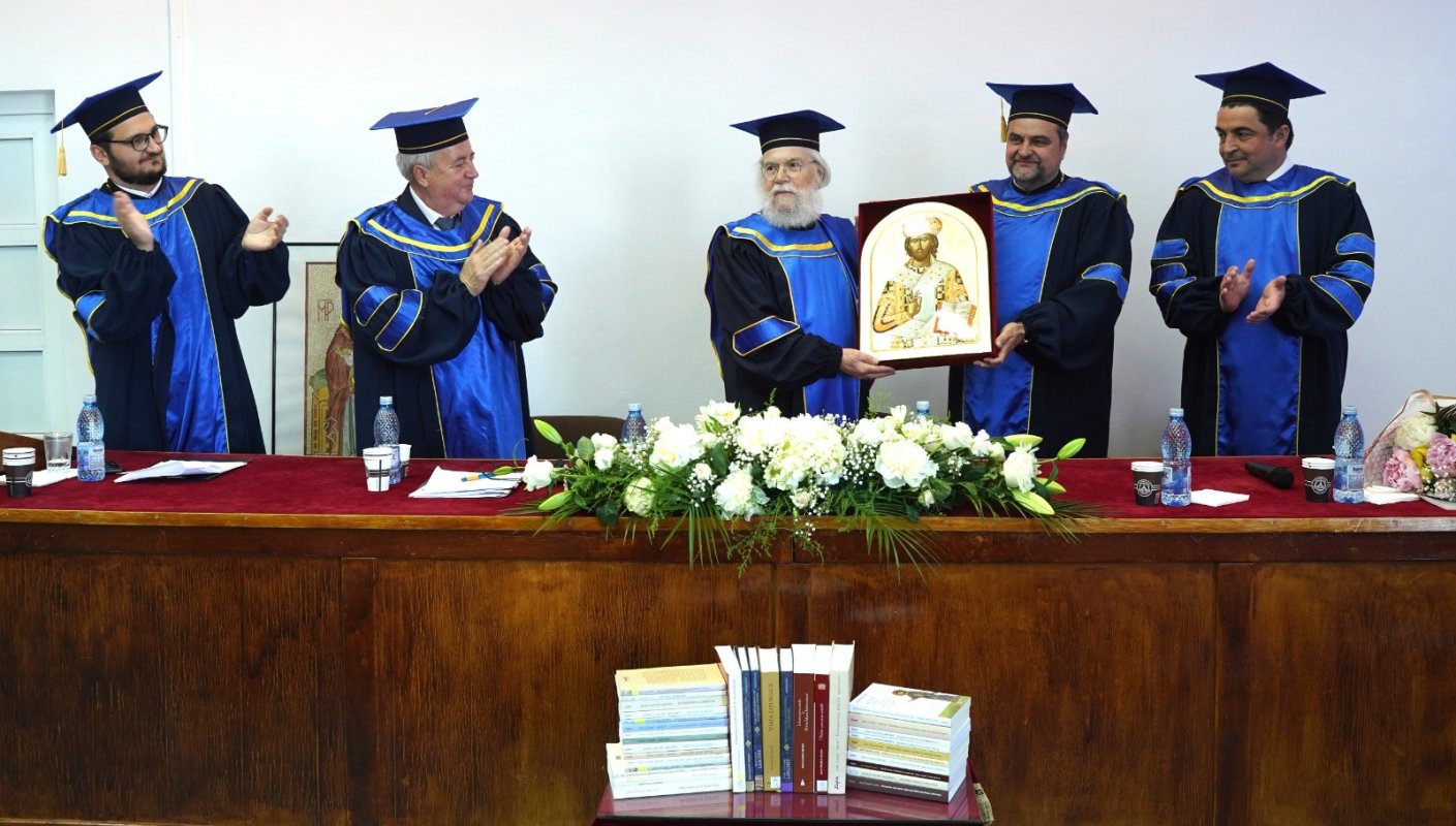 Simpozion internațional de teologie și medicină la Alba Iulia 295650