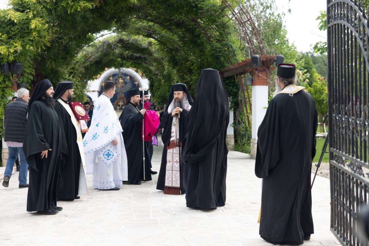 Binecuvântarea sfinților la Mănăstirea Pantocrator 295857