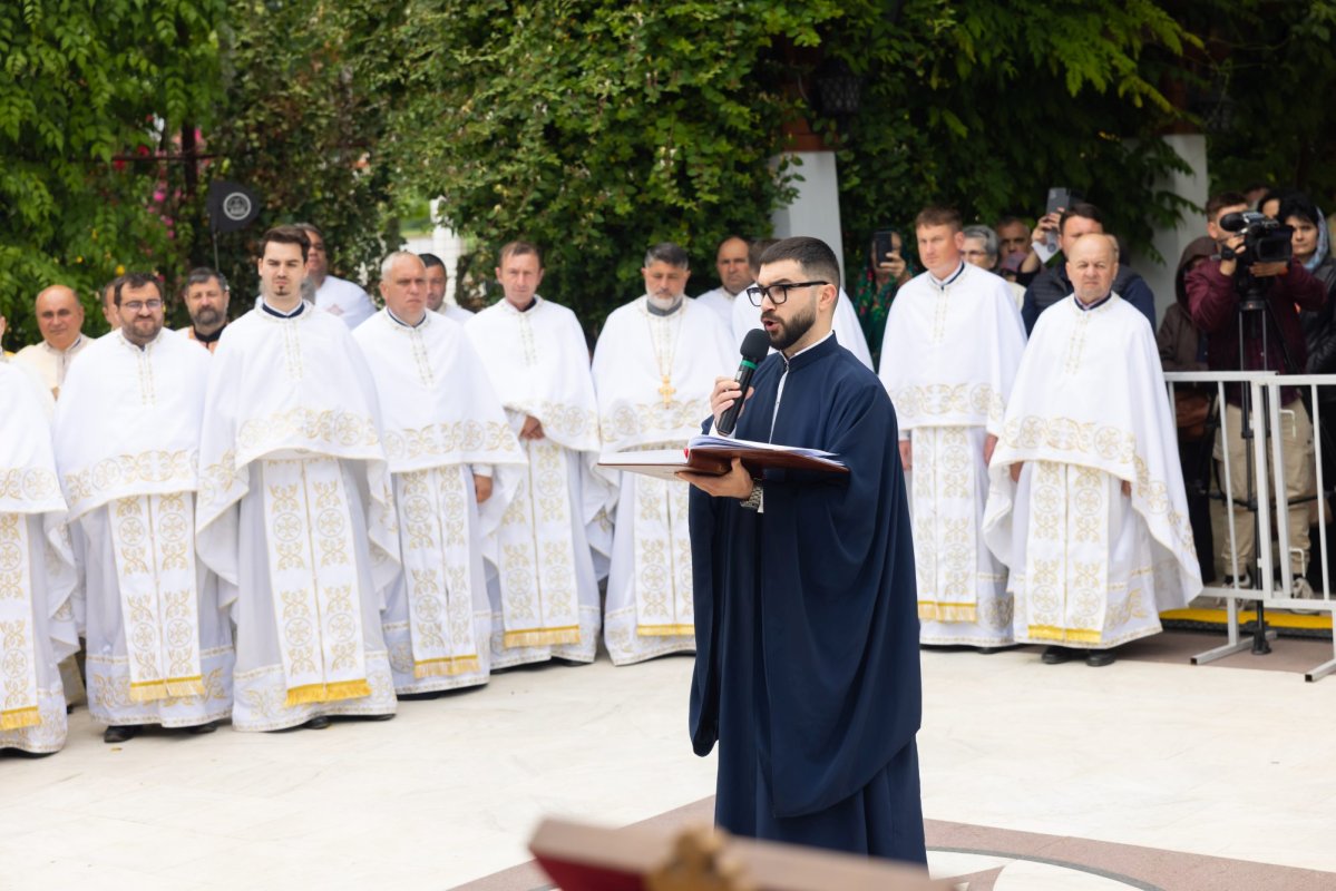 Binecuvântarea sfinților la Mănăstirea Pantocrator 295871