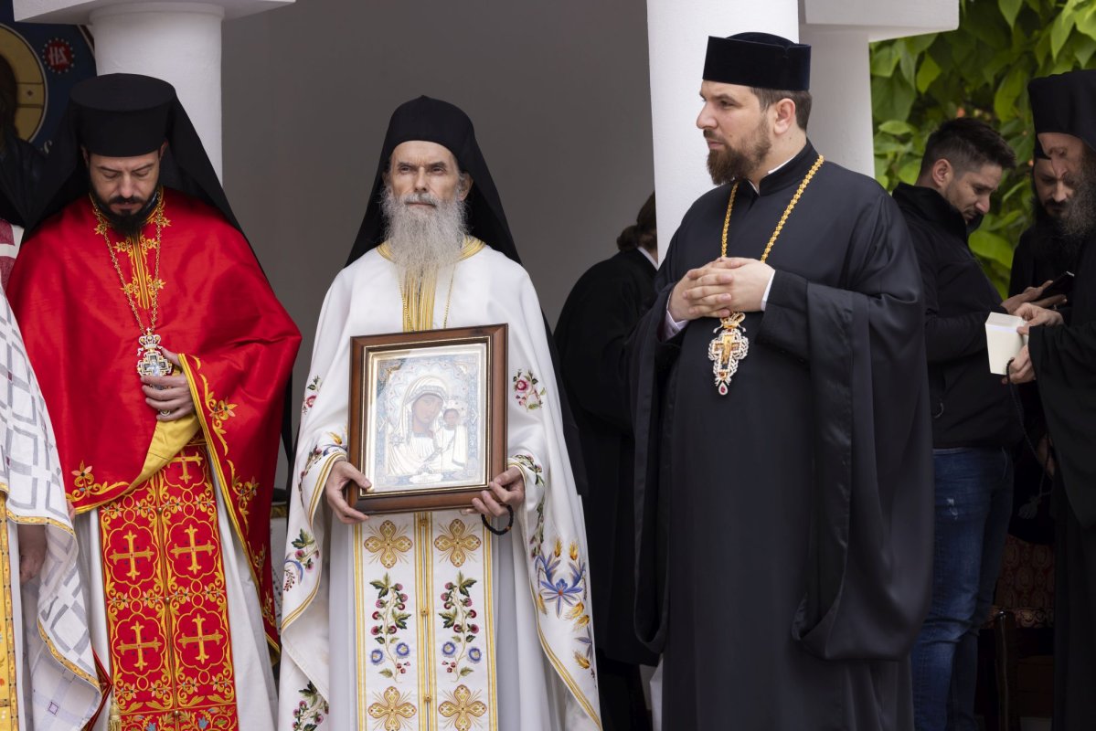 Binecuvântarea sfinților la Mănăstirea Pantocrator 295884