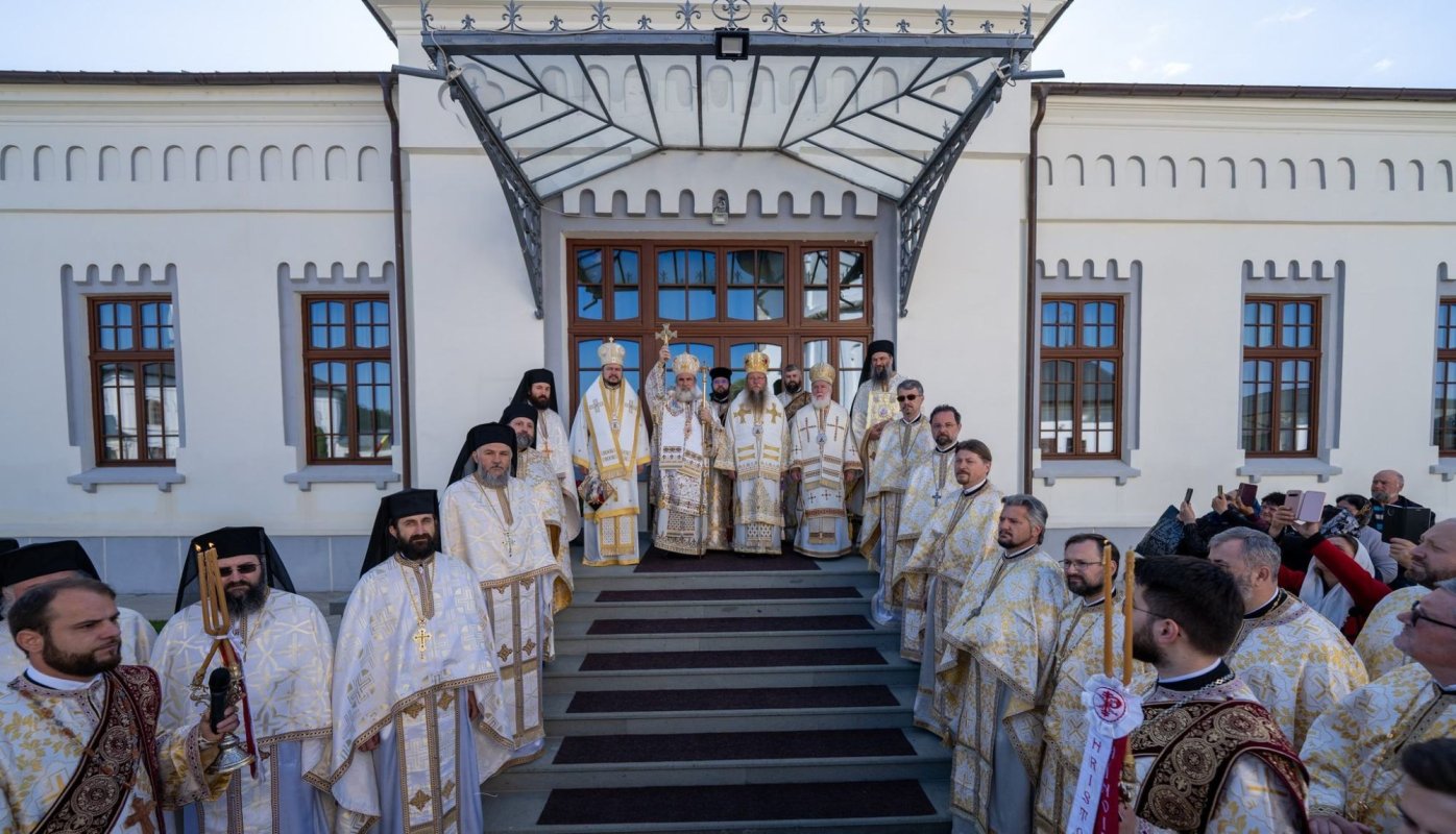 Liturghie arhierească în cadrul manifestării „Zilele Episcop Melchisedec” 295770