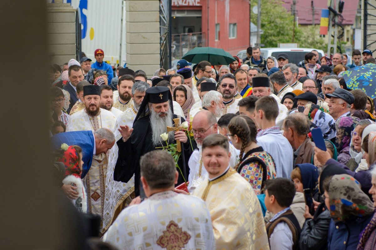 Biserică din Neamț sfințită de Mitropolitul Moldovei și Bucovinei    295903