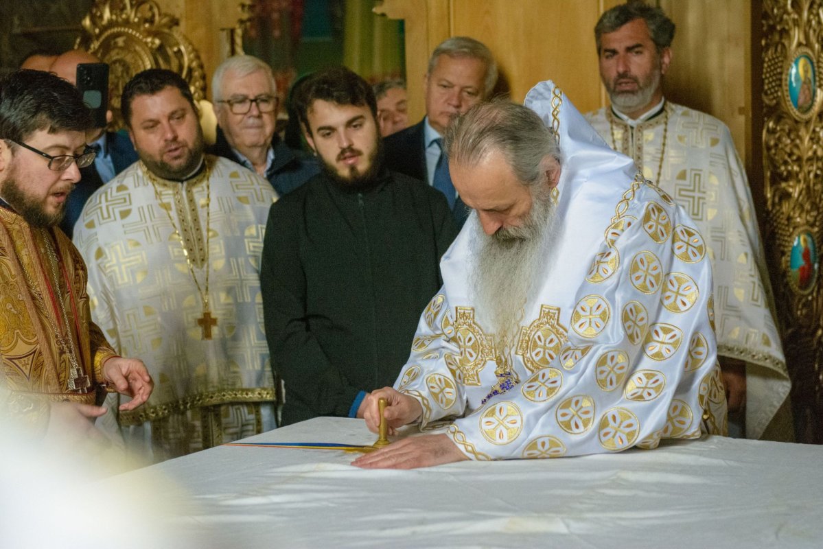 Biserică din Neamț sfințită de Mitropolitul Moldovei și Bucovinei    295912