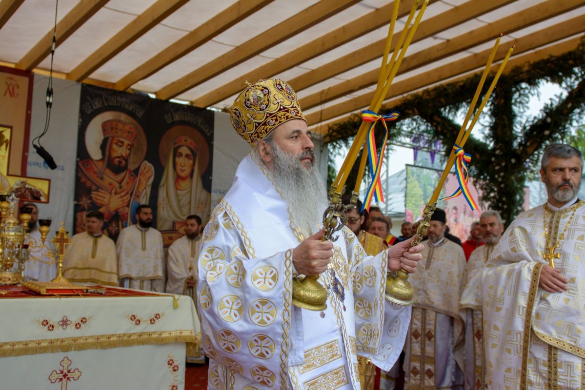 Biserică din Neamț sfințită de Mitropolitul Moldovei și Bucovinei    295915