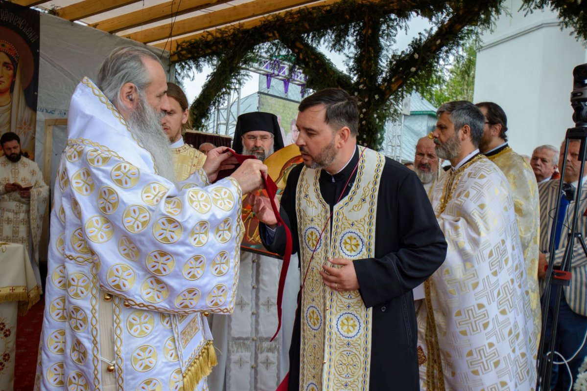 Biserică din Neamț sfințită de Mitropolitul Moldovei și Bucovinei    295918