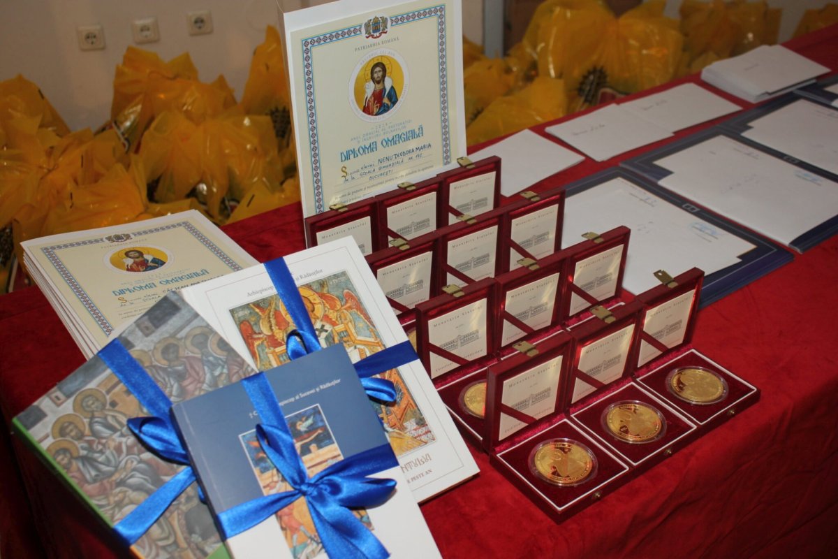 Olimpiada naţională „Cultură și spiritualitate românească” la Craiova 296135