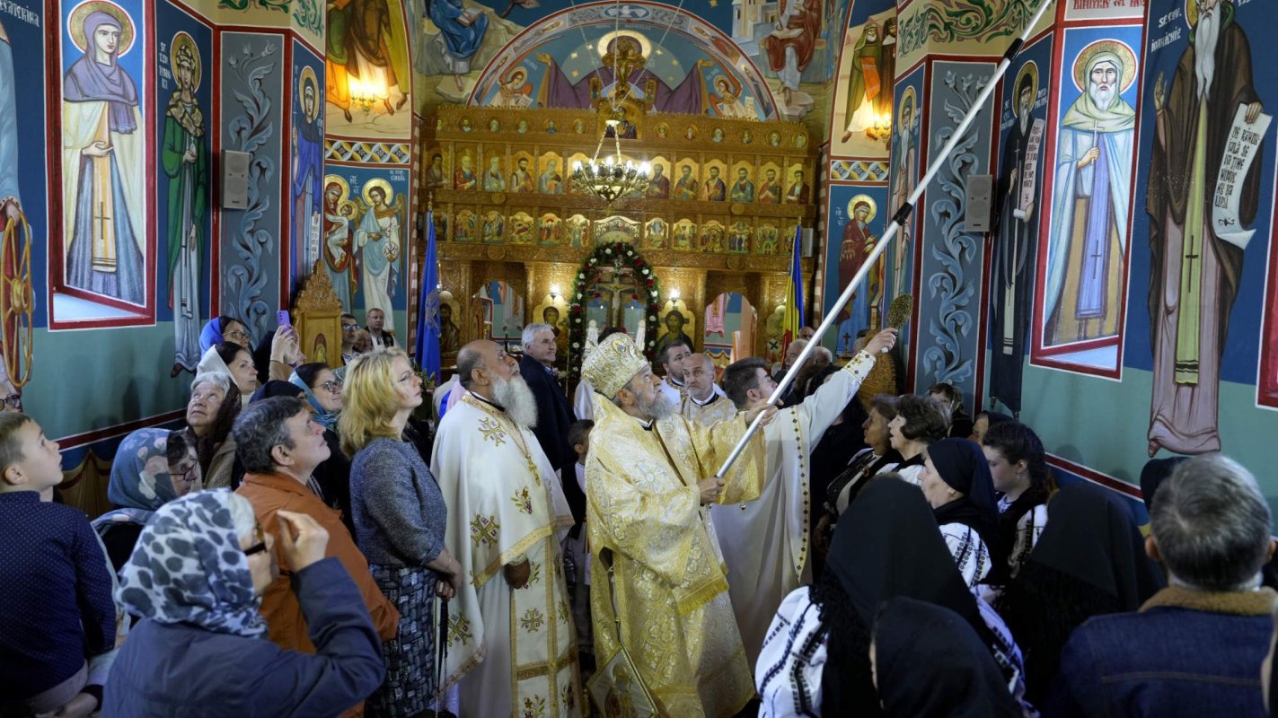 Sfinţirea lăcaşului de cult din Mândra, judeţul Sibiu 296148