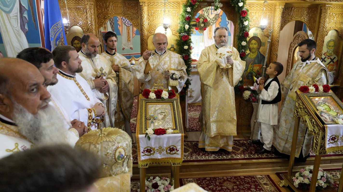 Sfinţirea lăcaşului de cult din Mândra, judeţul Sibiu 296152