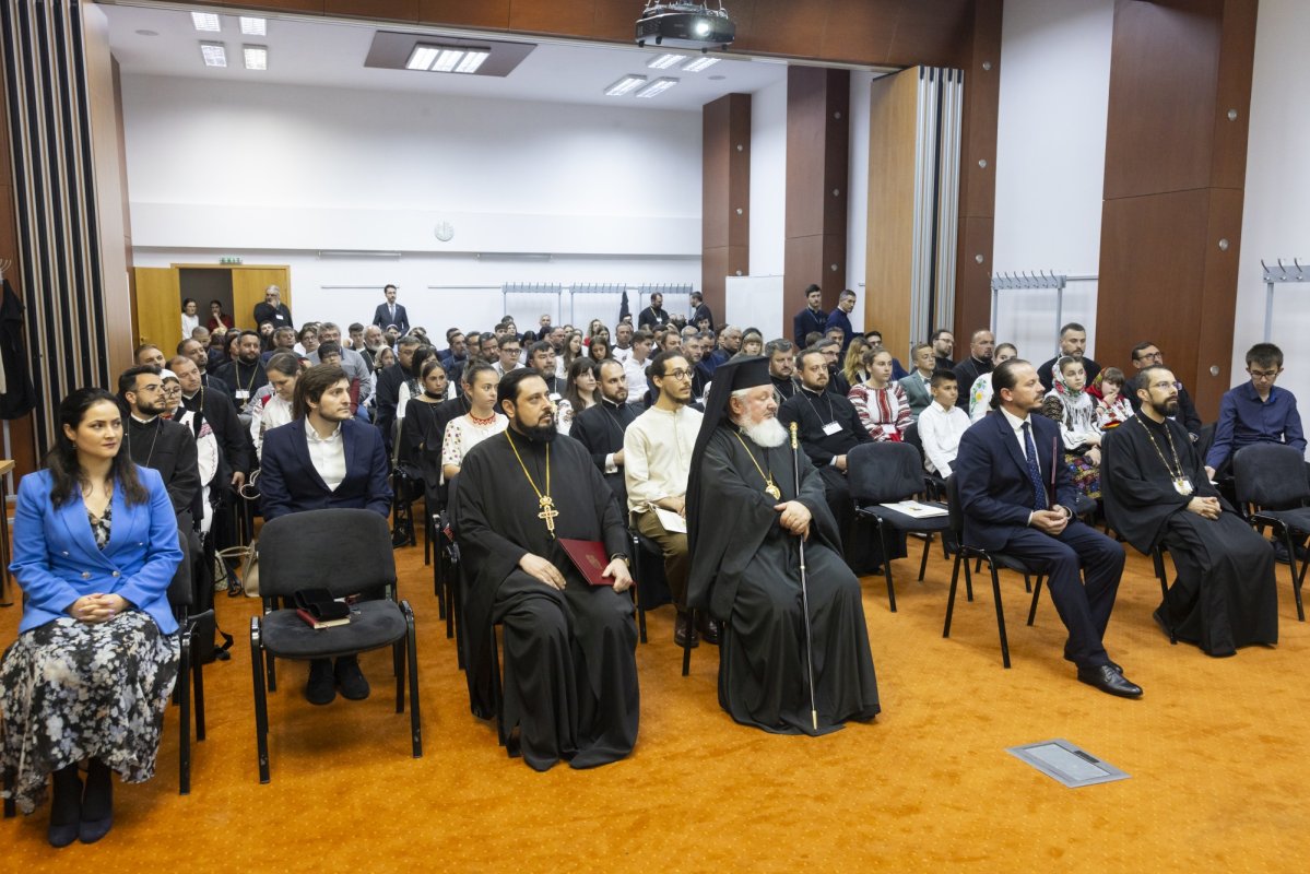 Tineri misionari câștigători ai concursurilor naționale, premiați în Capitală 296266