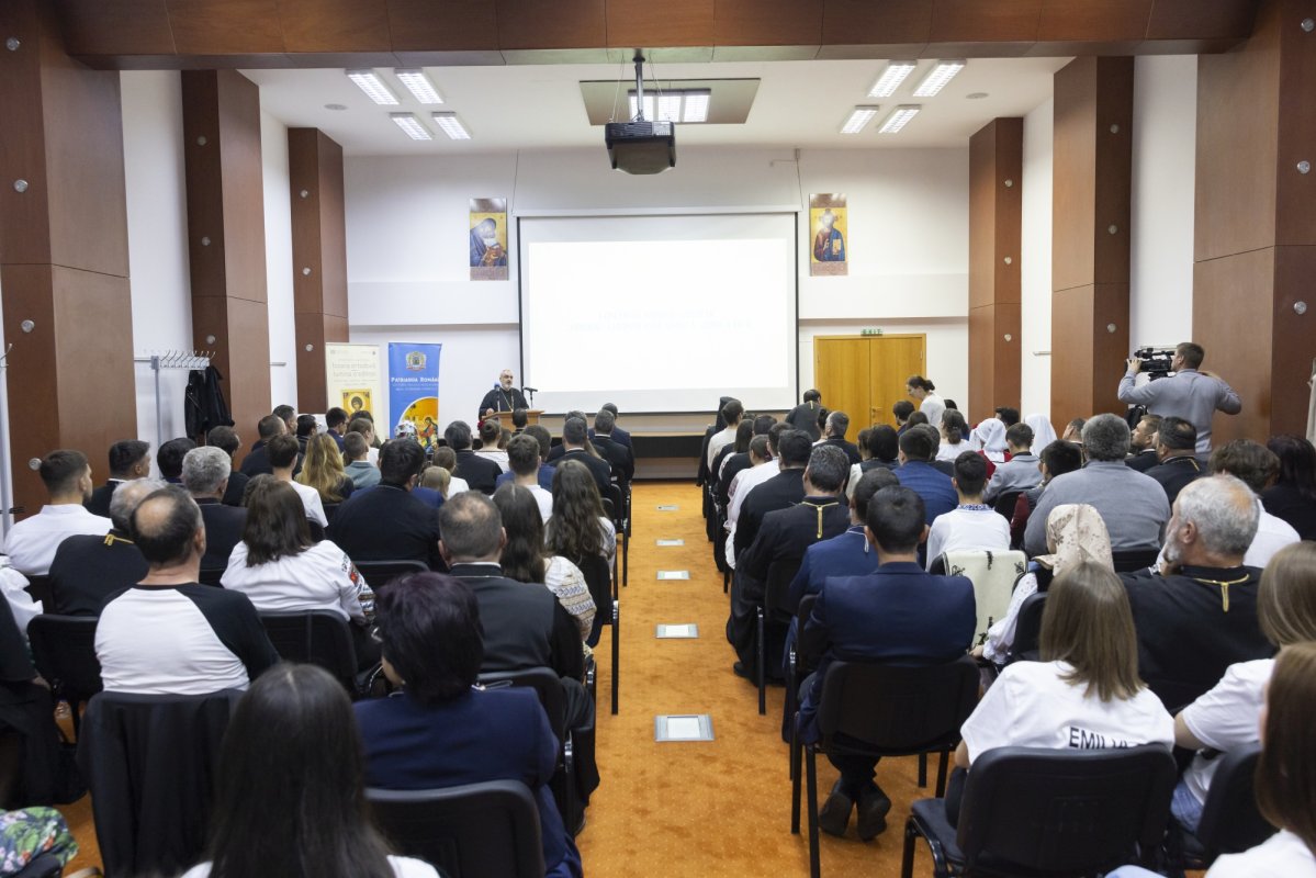 Tineri misionari câștigători ai concursurilor naționale, premiați în Capitală 296270